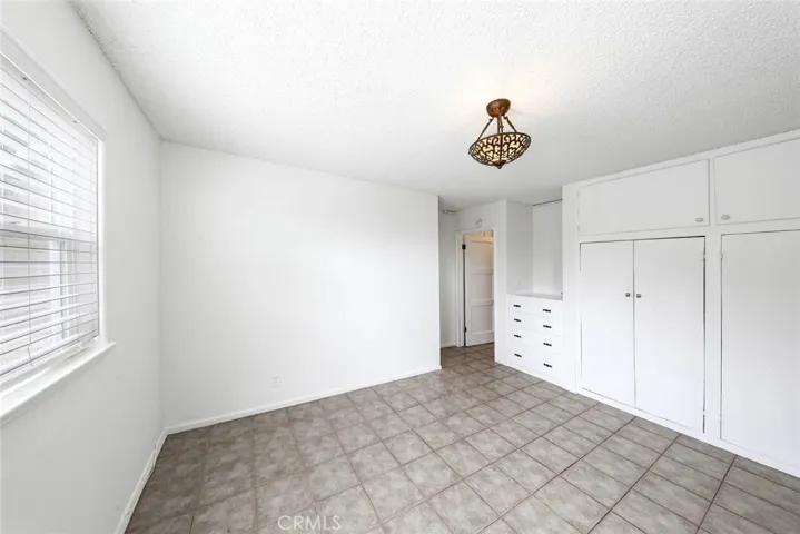 296 1/2 La Brea Street, Laguna Beach, California 92651