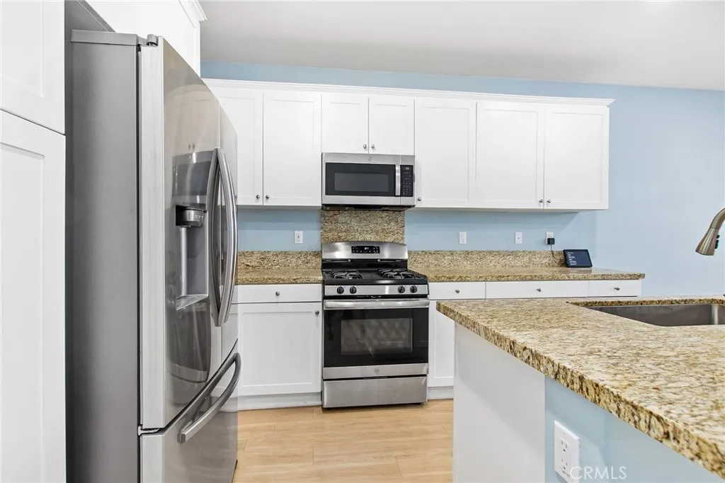 13946 Blossom Way, Eastvale, California 92880 home-pic-5