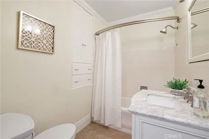 Main Level - Bathroom