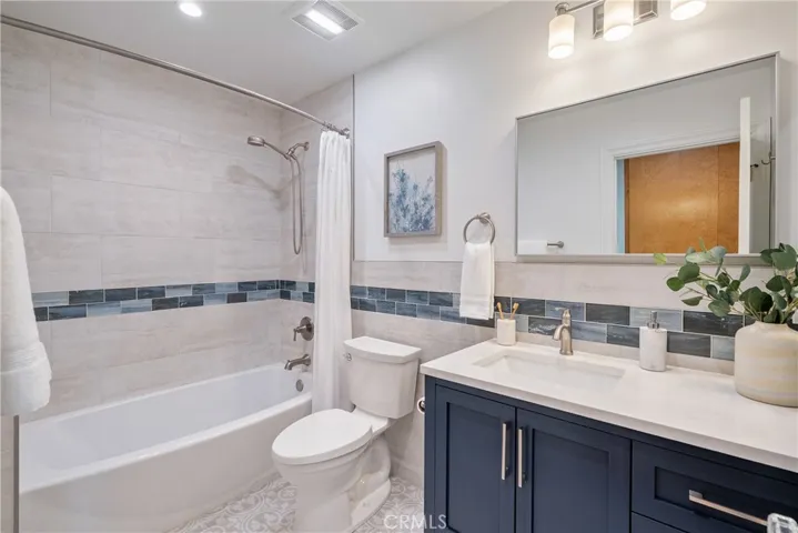 Upstairs Bath 2