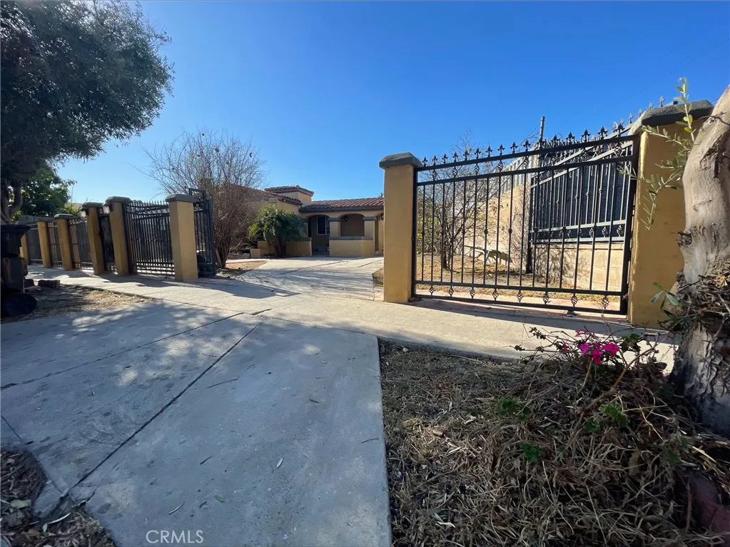 1821 S Curson Avenue, Los Angeles, California 90019 home-pic-0