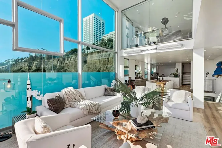 1255 Palisades Beach Road, Santa Monica, California 90401