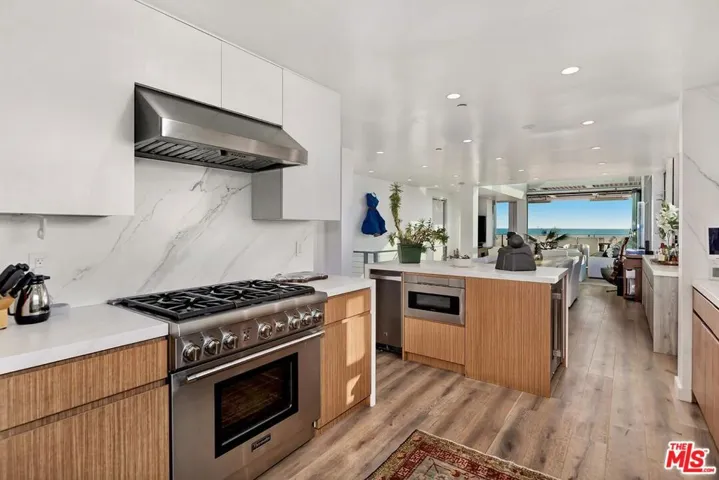 1255 Palisades Beach Road, Santa Monica, California 90401