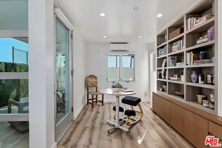 1255 Palisades Beach Road, Santa Monica, California 90401