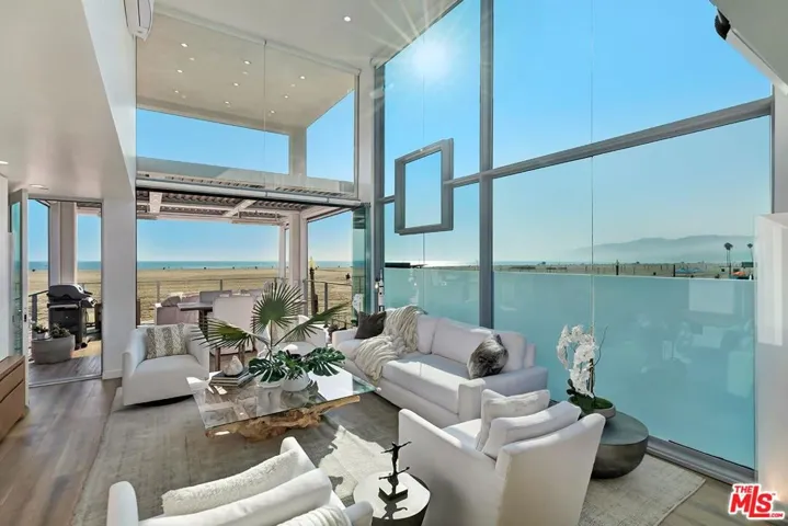 1255 Palisades Beach Road, Santa Monica, California 90401