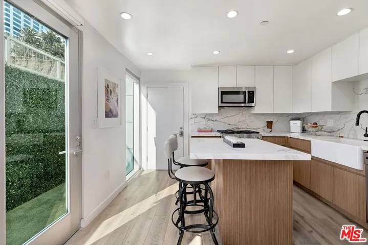 1255 Palisades Beach Road, Santa Monica, California 90401