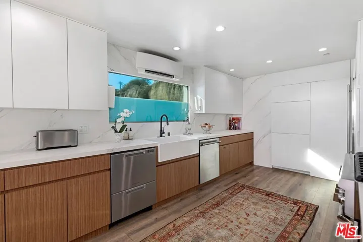 1255 Palisades Beach Road, Santa Monica, California 90401