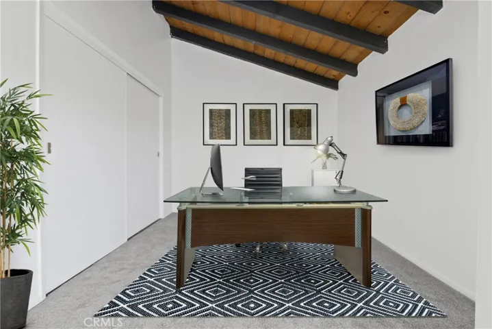  A large Office Or a  2nd Bedroom - Digitally Staged