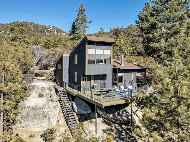 25430 Fernleaf Drive, Idyllwild, California 92549