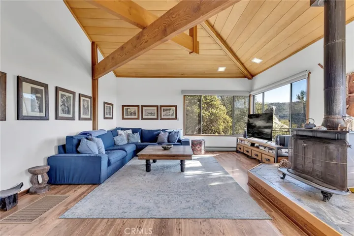 25430 Fernleaf Drive, Idyllwild, California 92549