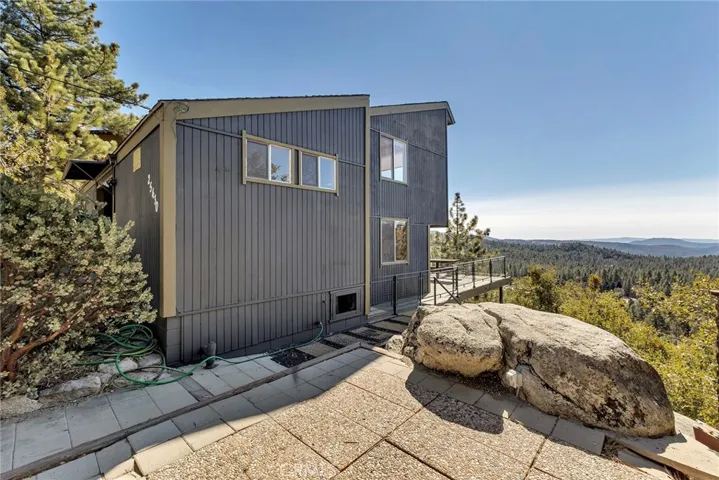 25430 Fernleaf Drive, Idyllwild, California 92549