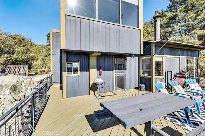 25430 Fernleaf Drive, Idyllwild, California 92549