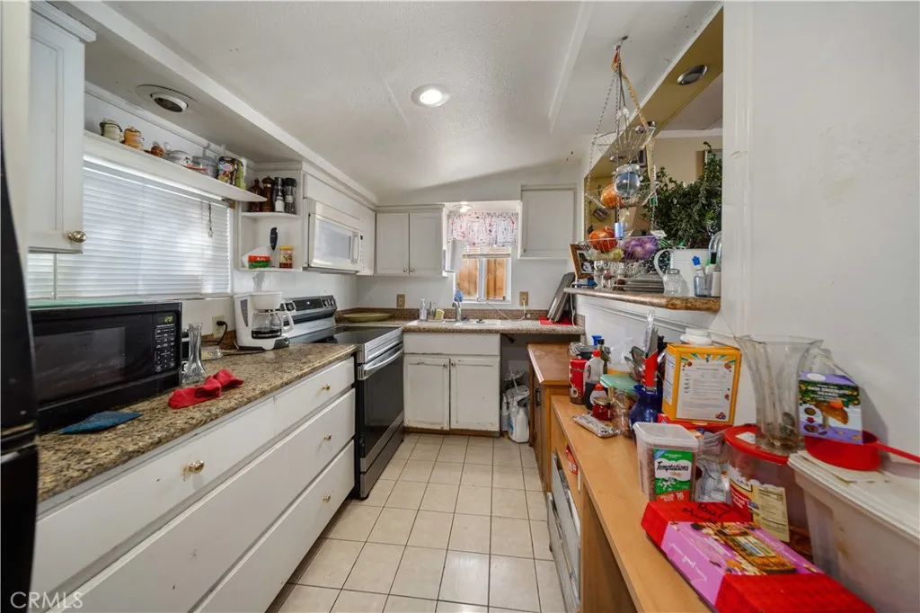 1850 Katee Lane, Palmdale, California 93550 home-pic-9