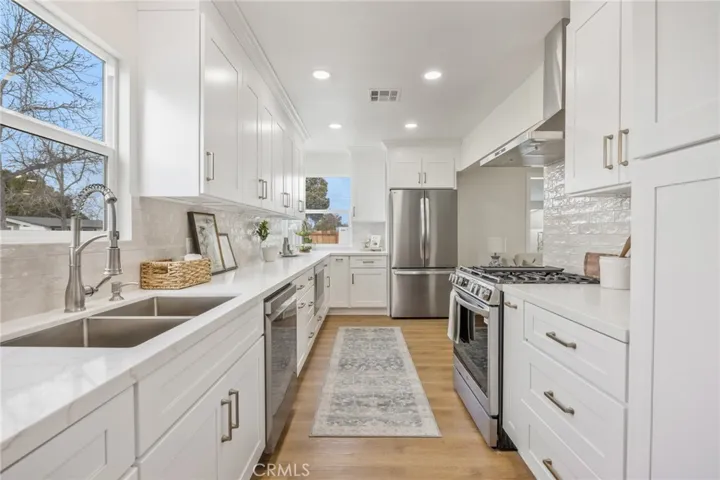 1015 E Oakmont Avenue, Orange, California 92867