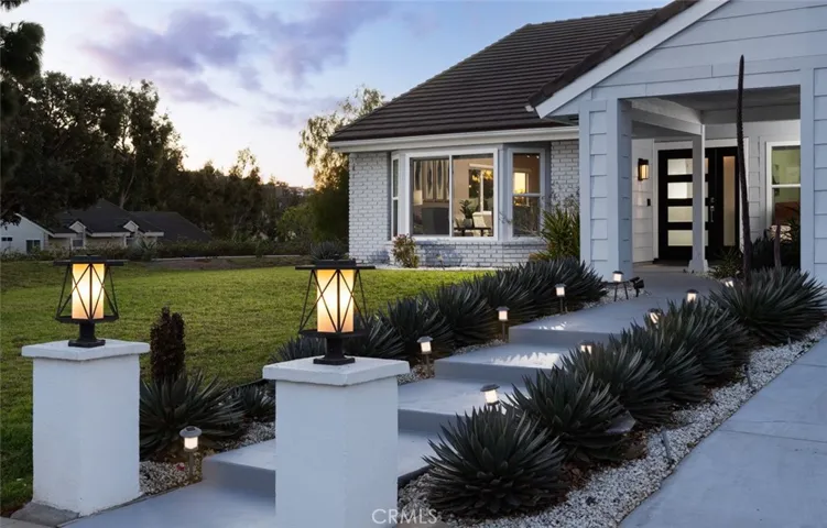 399 S Smokeridge Terrace, Anaheim Hills, California 92807