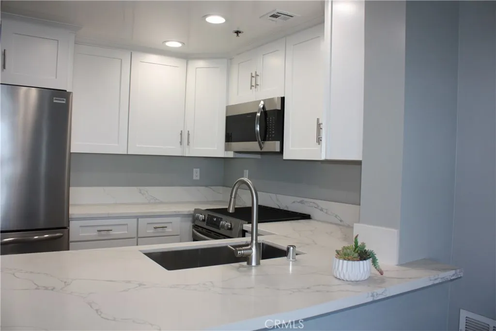 525 E Seaside Way 1504, Long Beach, California 90802 home-pic-1