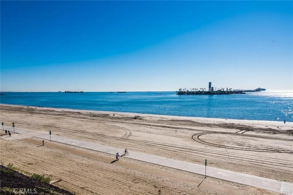 525 E Seaside Way 1504, Long Beach, California 90802 home-pic-14