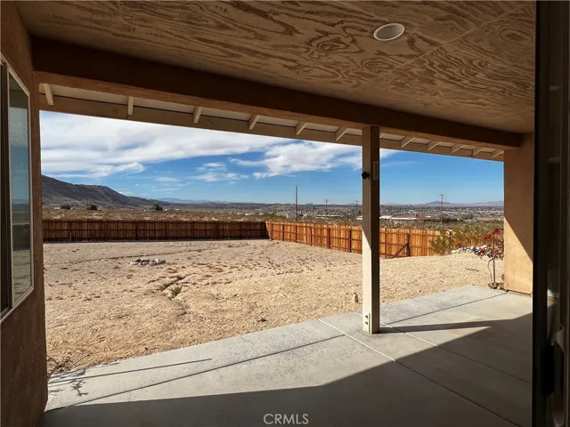 7526 Araby Avenue, 29 Palms, California 92277