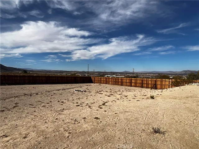 7526 Araby Avenue, 29 Palms, California 92277