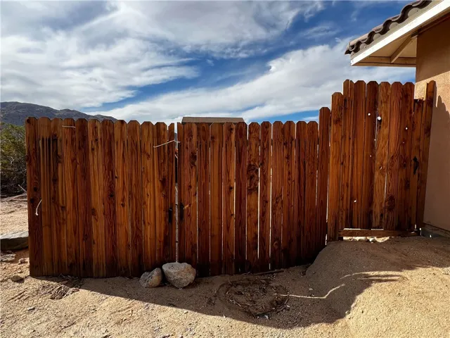 7526 Araby Avenue, 29 Palms, California 92277