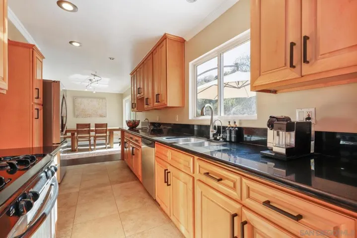 5643 Fontaine St, San Diego, California 92120