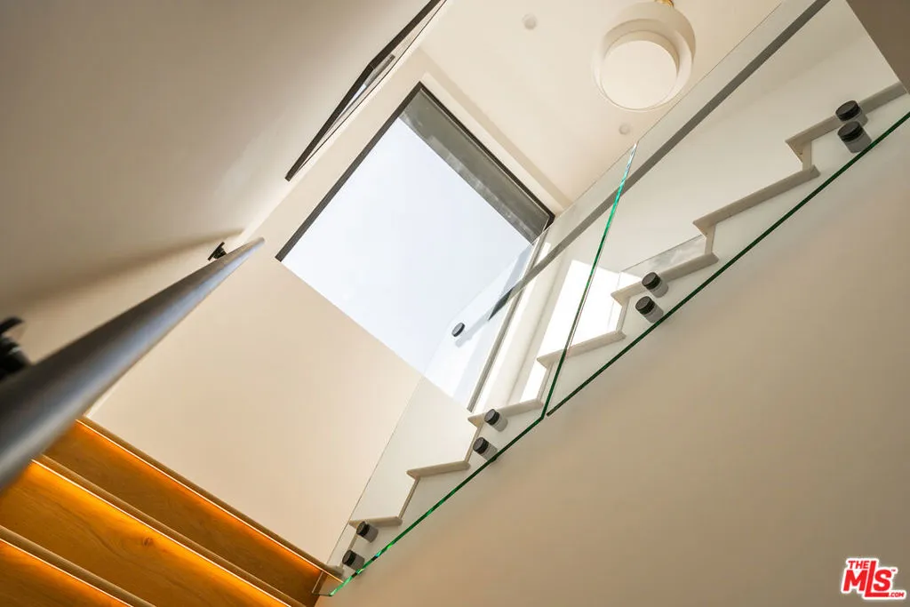 3076 Glenhurst Avenue, Los Angeles, California 90039 home-pic-20