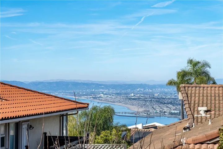 Queens necklace views from the formal dining room, kitchen and family room!