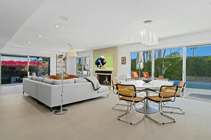Living / Dining Area