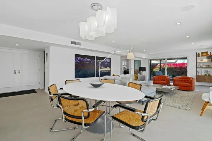 Living / Dining Area