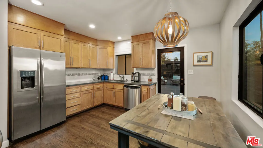 3838 Buena Park Drive, Studio City, California 91604 home-pic-12