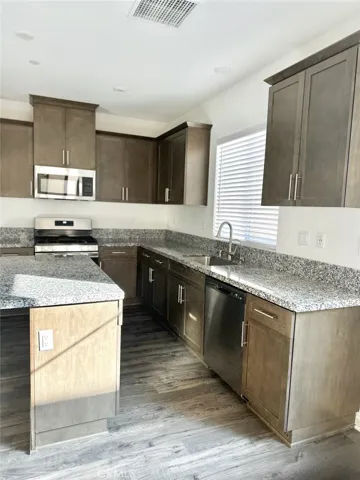 16075 Carrara Lane, Fontana, California 92336