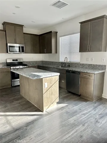 16075 Carrara Lane, Fontana, California 92336