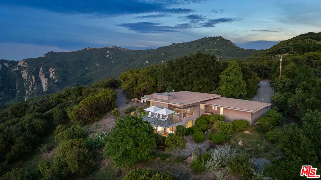475 Stunt Road, Calabasas, California 91302 home-pic-7