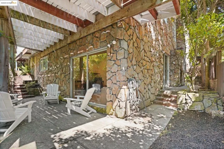 331 Saint James Dr, Piedmont, California 94611