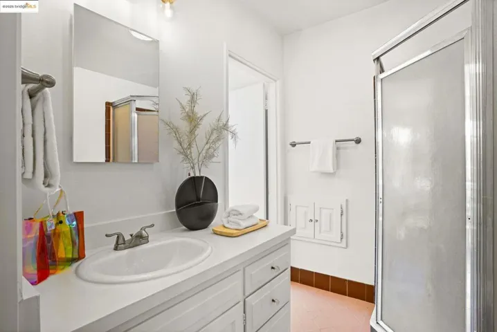 331 Saint James Dr, Piedmont, California 94611