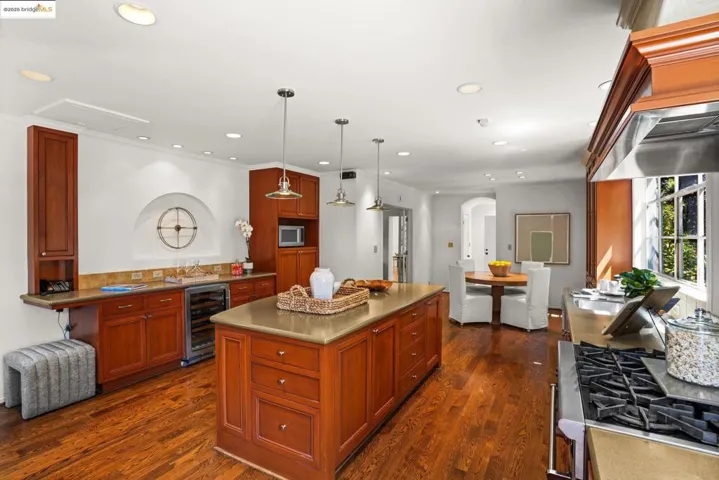 331 Saint James Dr, Piedmont, California 94611