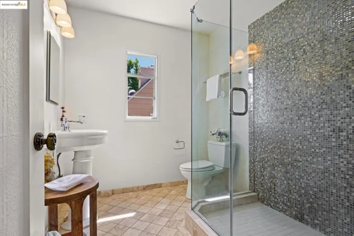 331 Saint James Dr, Piedmont, California 94611