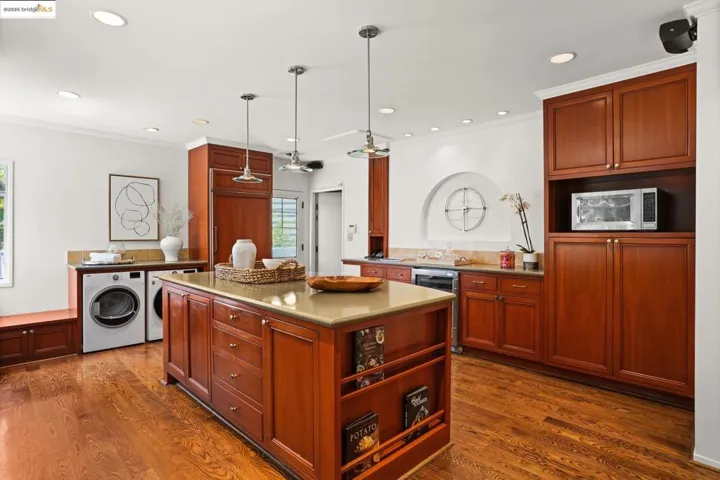 331 Saint James Dr, Piedmont, California 94611