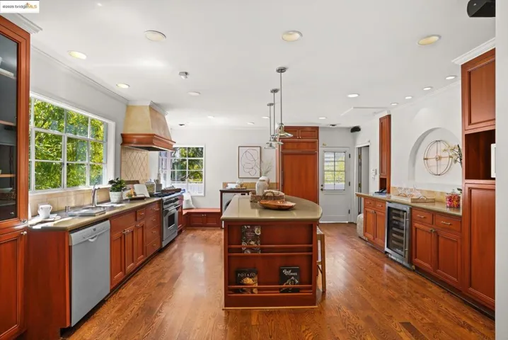331 Saint James Dr, Piedmont, California 94611