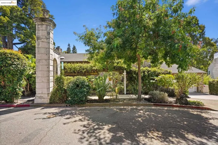 331 Saint James Dr, Piedmont, California 94611