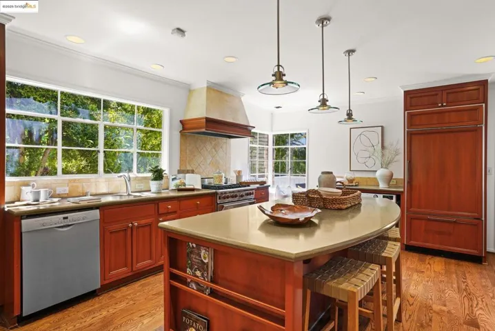 331 Saint James Dr, Piedmont, California 94611