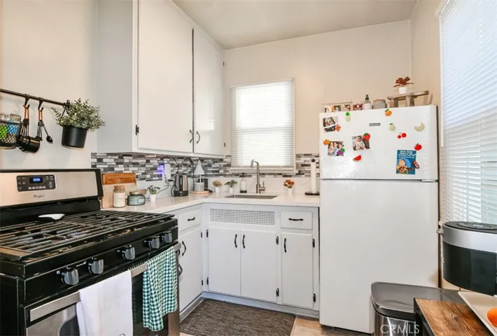 333 Harrison Avenue, Claremont, California 91711