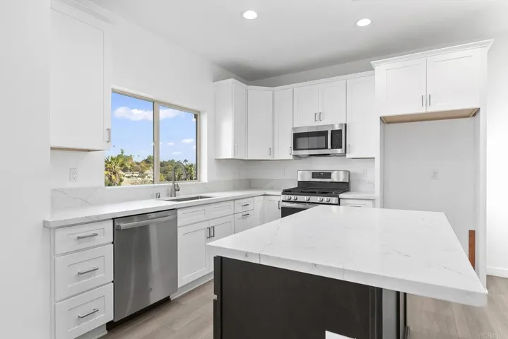 8572 Vista Azul Pl, Lemon Grove, California 91945
