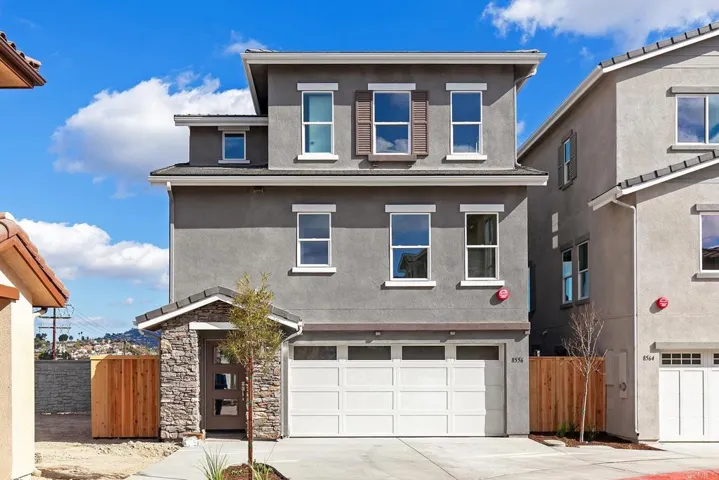8556 Vista Azul Pl, Lemon Grove, California 91945