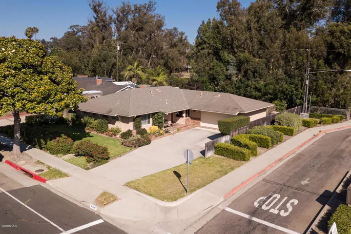 Oversized corner lot