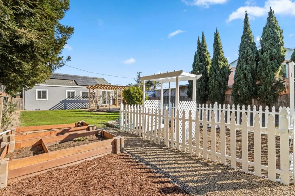 33 Stewart Avenue, Freedom, California 95019 home-pic-36
