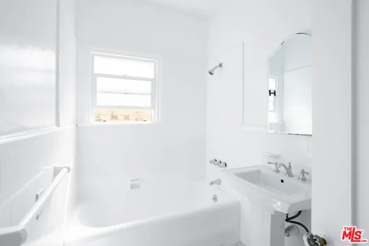 650 S La Jolla Avenue, Los Angeles, California 90048