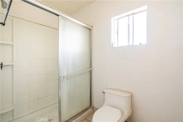 Studio above garage - Bathroom