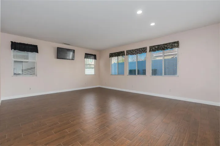670 Winter Pine St_MLS01