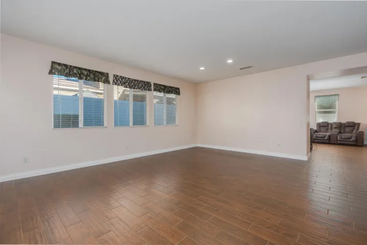 670 Winter Pine St_MLS02